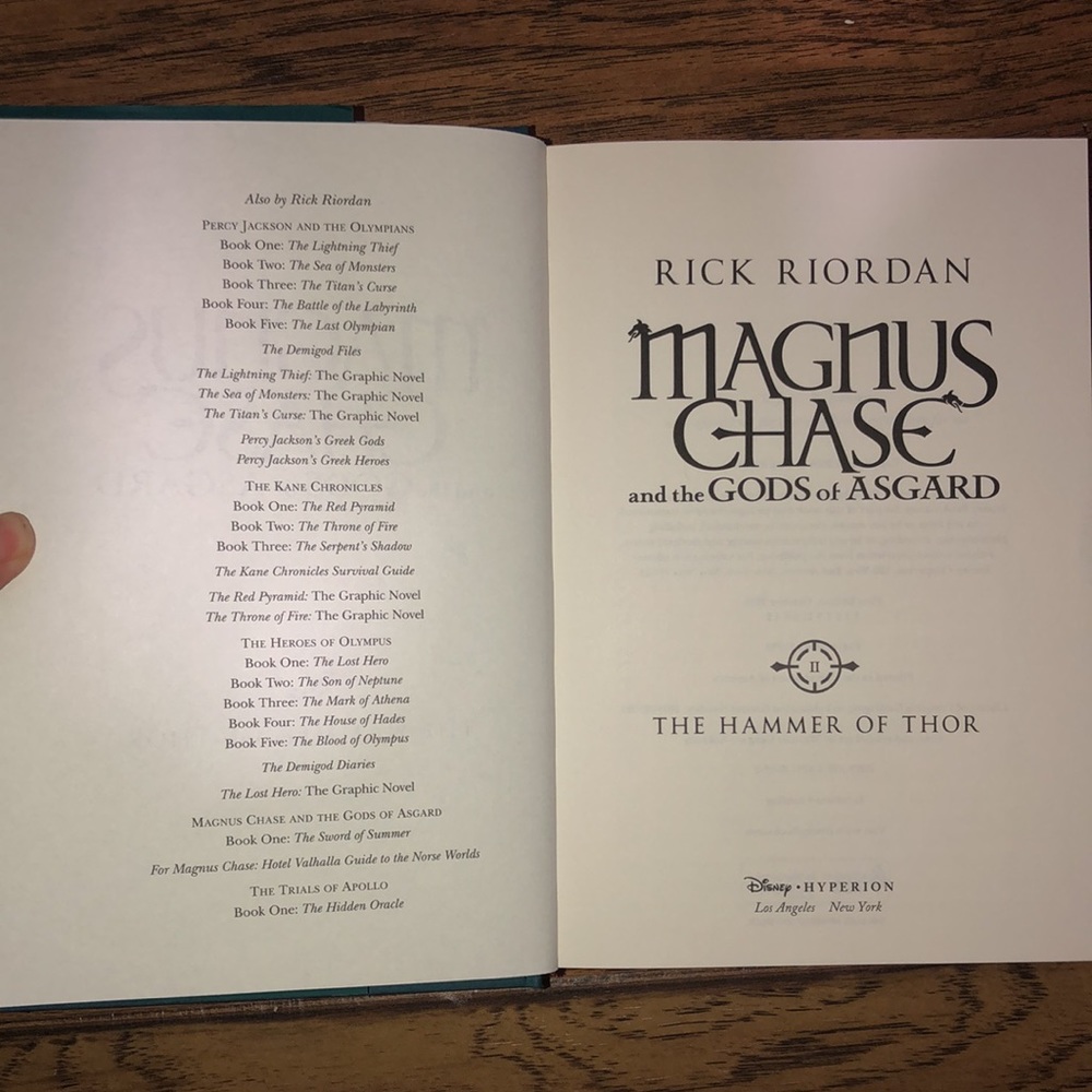 Hardback book Magnus Chase - Picture 2 of 9